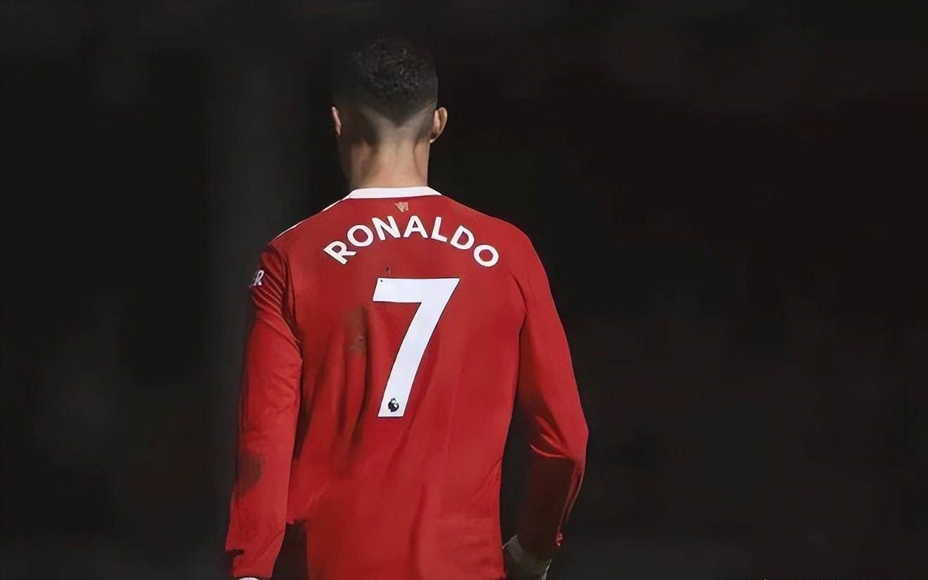 Yabo Sports-重要助攻引发热议！，C罗在曼联比赛中表现优异上演精彩一战-Yabo Sports