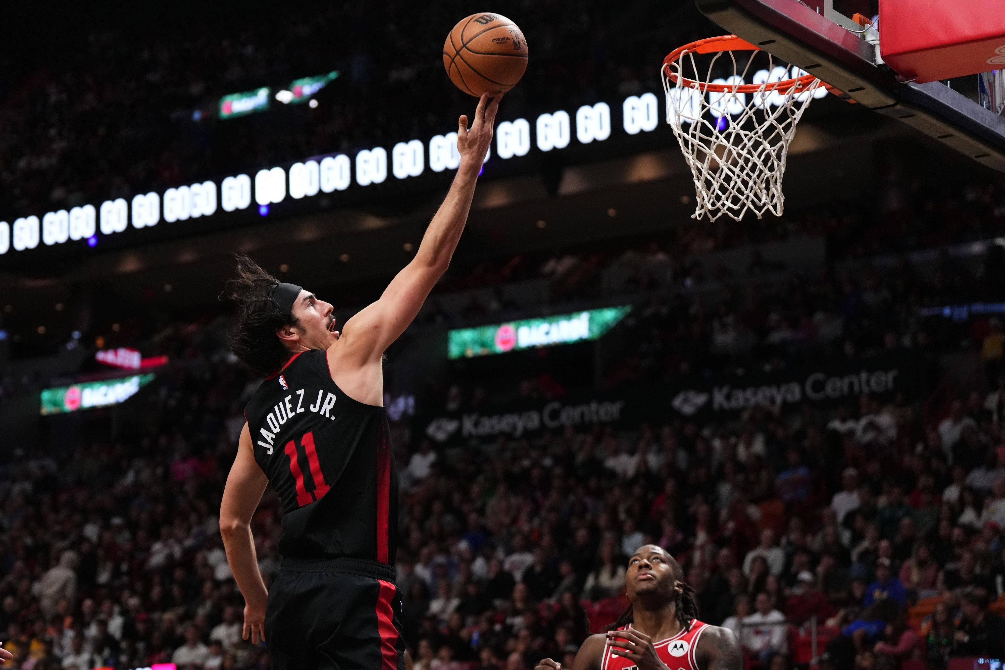 亚博体育-门兴格拉德巴赫转会期伤情更新风云突变迈阿密热火赛前回应争议，巴特勒连续十场比赛得分超过突破纪录直接炸裂的简单介绍-亚博体育